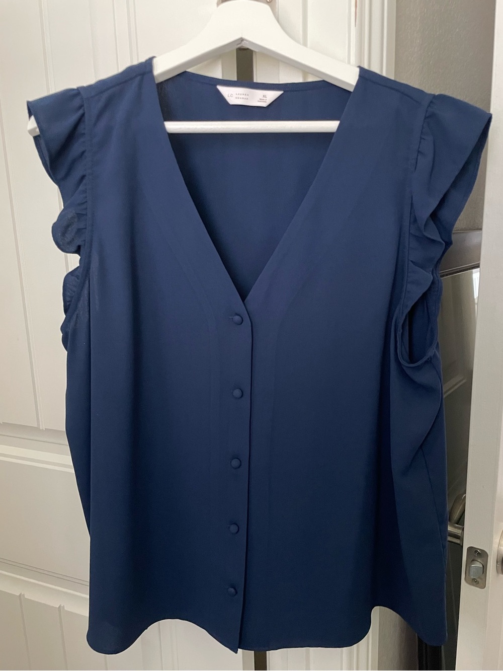 LC Lauren Conrad Navy Button Front Ruffle Sleeve Blouse Size XL - Picture 2 of 5